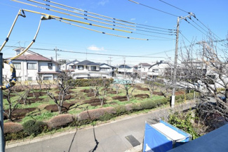 【展望】 | 物件目の前には、すがすがしい緑が目に留まります。