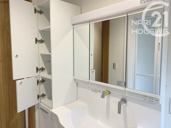 【独立洗面台】 | ◇◆当社管理物件◇◆　武蔵村山市本町1丁目　貸家 | 充実した収納スペースが魅力の独立洗面台！
