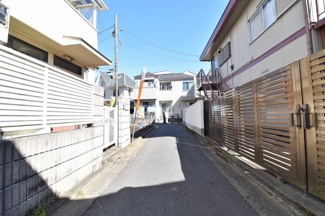 【前面道路含む現地写真】 | 現地見学や資料請求などお気軽にお問合わせ下さい
周辺環境とあわせて現地ご案内致します。

