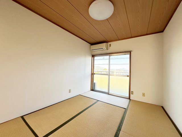 ハイツ山口の和室
