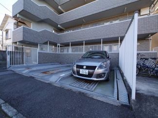 【駐車場】