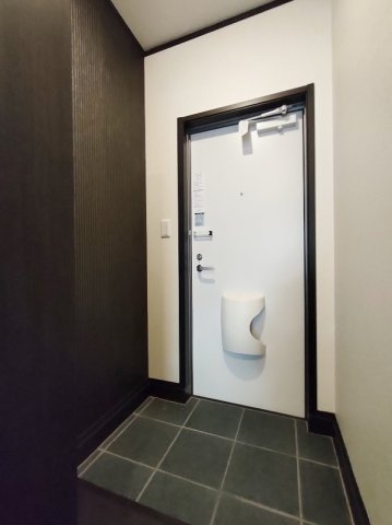 ロジェコンフォールの玄関