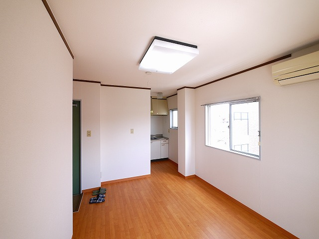 吉田ビル（富雄元町）の洋室