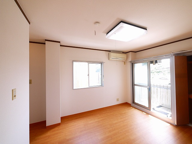 吉田ビル（富雄元町）の洋室