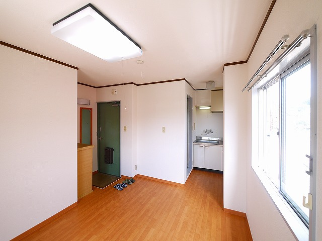 吉田ビル（富雄元町）の居間・リビング