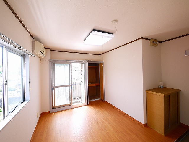 吉田ビル（富雄元町）の洋室