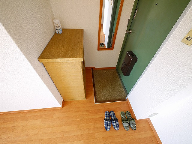 吉田ビル（富雄元町）の玄関