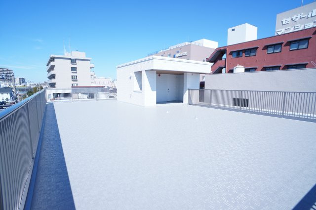 クリスタルガーデンのその他共用部分|屋上は広々ドッグラン【利用の場合は月額賃料10,000円増額となります】