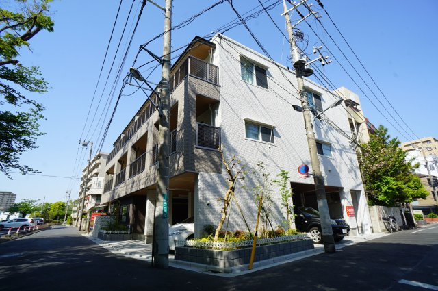クリスタルガーデンの外観|重厚感溢れる外観！積水ハウス施工のシャーメゾン