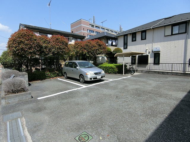 メゾンプロスペリテの駐車場