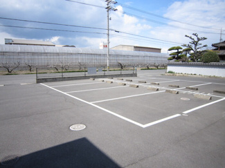 【駐車場】 | フレッシュグリーン２１　Ｂ | 車をお持ちの方に嬉しい駐車場付きの物件です