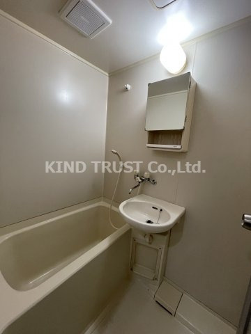 ビガーポリス296同心二丁目KSビルの浴室|ゆったり過ごせるお風呂です