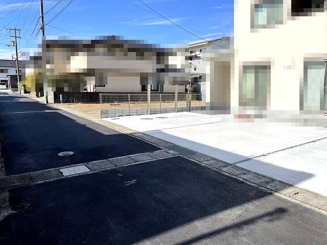 土佐市高岡町甲の前面道路含む現地写真|東側から西向きに撮影