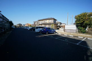 【駐車場】