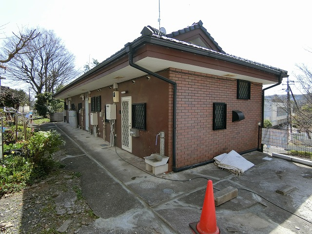 SUNS昭島のエントランス