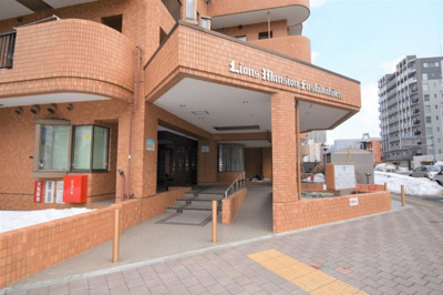 【外観】 | ライオンズマンション伏見公園 | 物件のエントランス玄関です