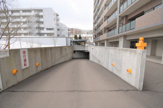 【駐車場】 | 駐車場は地下にもございます。
