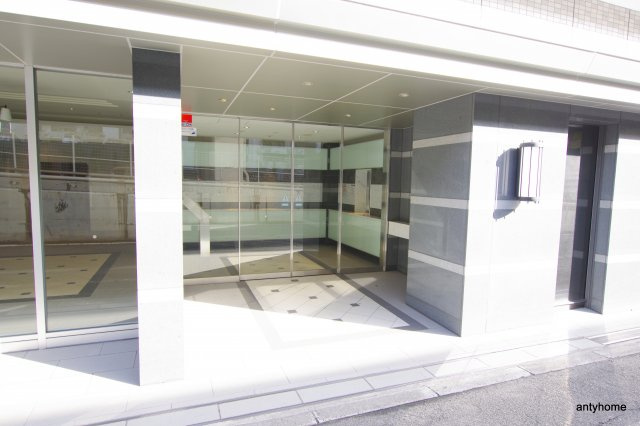 エスリード北大阪レジデンス　仲介手数料無料のエントランス