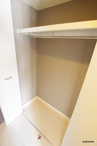 エスリード北大阪レジデンス　仲介手数料無料の収納