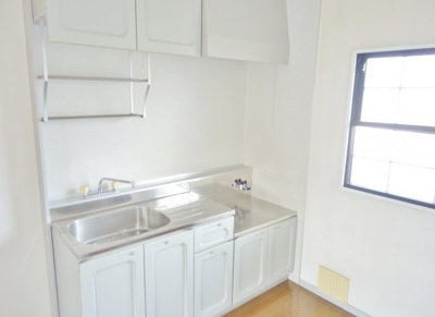 【キッチン】 | エーライン泉　Ｂ | 吊戸棚付き