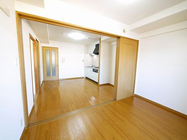 ミラージュ・ヒルの居間・リビング|おしゃれな居間です