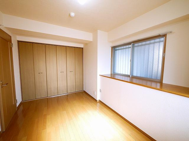 ミラージュ・ヒルの寝室|使い勝手のいい寝室です