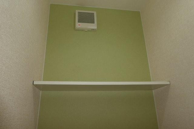 ファミーユ昭和のトイレ|トイレ棚