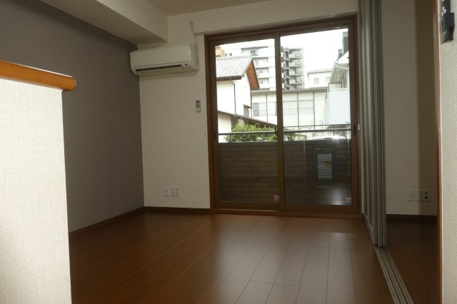 ファミーユ昭和の居間・リビング