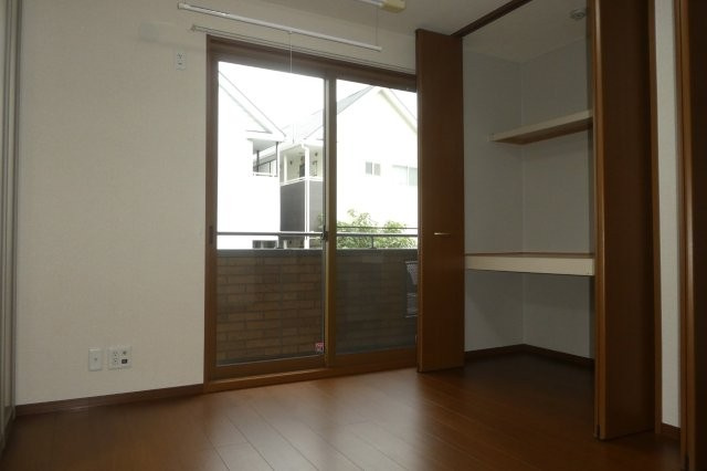 ファミーユ昭和の寝室|洋室