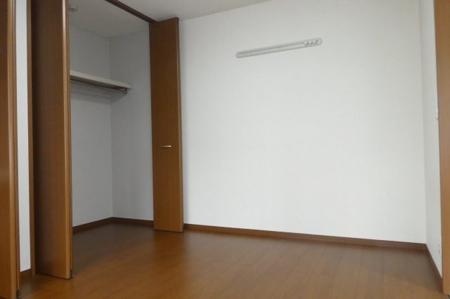 ファミーユ昭和の内装|洋室