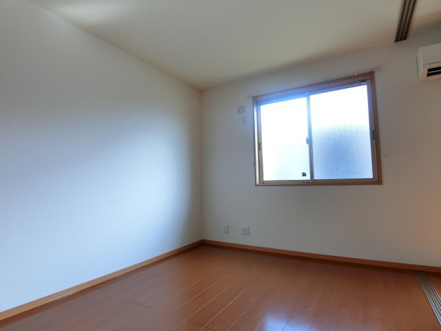 グリーンスクエアC棟の洋室|イメージ102号室の写真（反転あり）