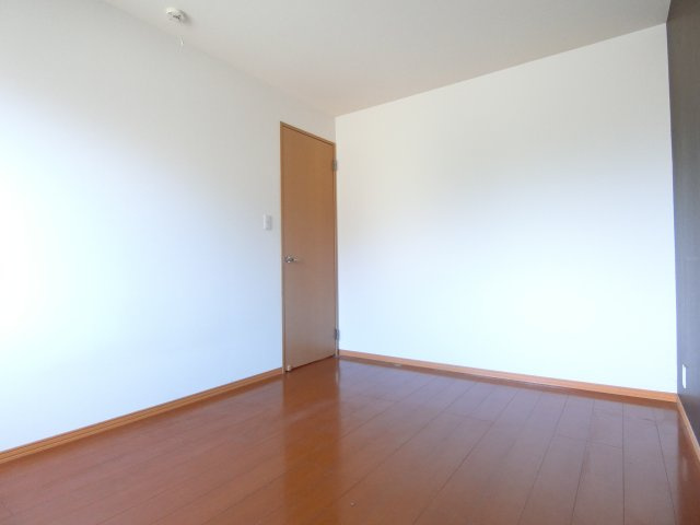 グリーンスクエアC棟の洋室|イメージ102号室の写真（反転あり）