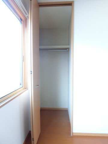 グリーンスクエアC棟の収納|イメージ102号室の写真（反転あり）