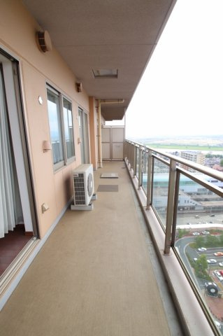 ザ・ライオンズ久留米ウェリスタワー【キャッシュバック対象物件】のバルコニー|落ち着いた時間を過ごせるバルコニーです