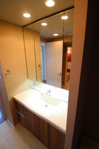 ザ・ライオンズ久留米ウェリスタワー【キャッシュバック対象物件】の洗面所|スペースが確保できる洗面所です