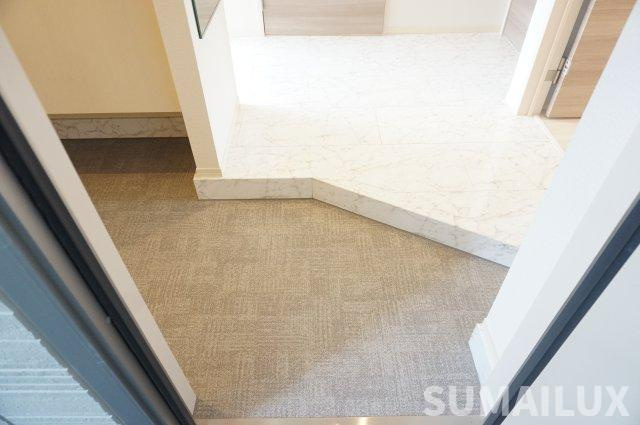 熊本市東区新南部２丁目のアパートの玄関