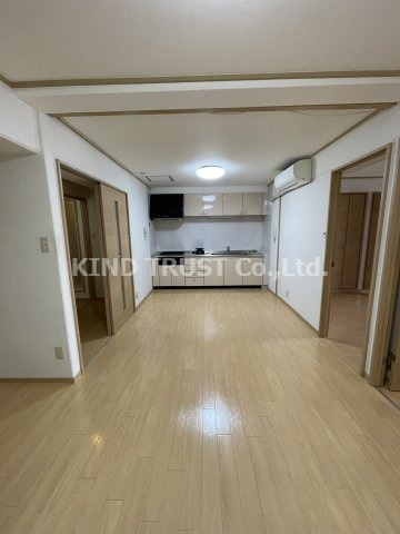 三恵グランドハイツの居間・リビング