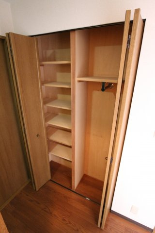 ハイツレインボー塩屋の収納