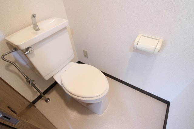 ハイツレインボー塩屋のトイレ