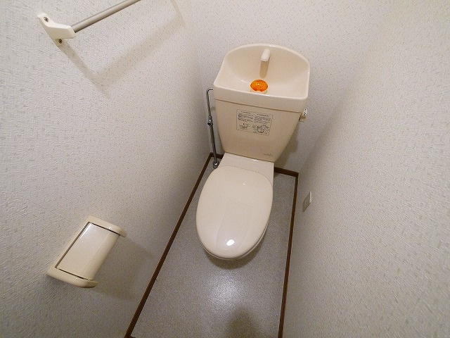 アルカザーレMのトイレ|落ち着いた色調のトイレです