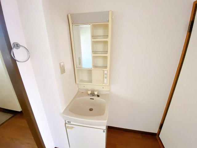 アーバンヒル横川の洗面所