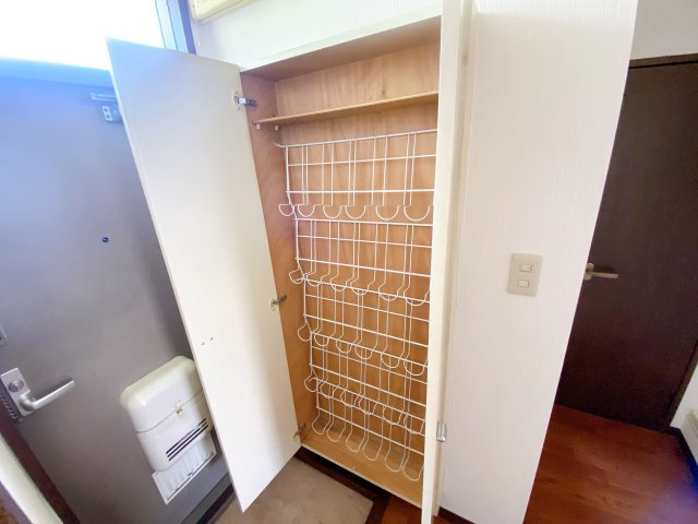 アーバンヒル横川の玄関