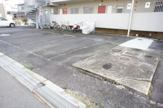 【駐車場】 | 敷地内駐車場で便利です。