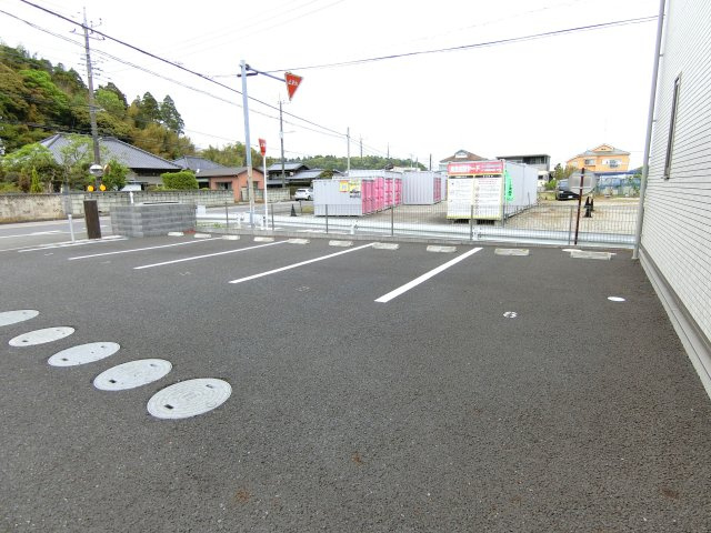 グランドソレイユの駐車場