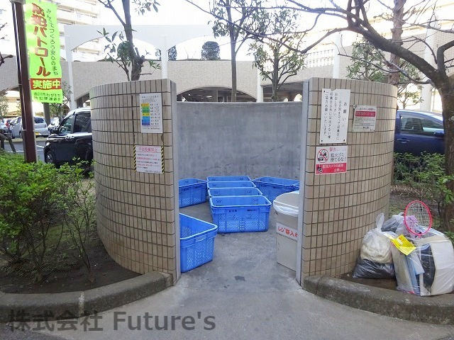 モアステージ吉川ライネスハイムC棟のその他共用部分|敷地内にごみ置き場がございます。