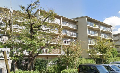 【外観】 | メゾン千里丘S棟 | 【現地写真】 鉄筋コンクリート造5階建て♪ 総戸数238戸♪