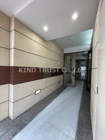 シーサXのエントランス|建物の内部です