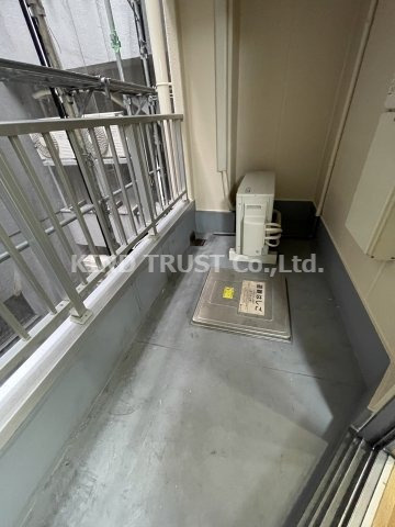 シーサXのバルコニー|暖かな日差しのふりそそぐバルコニー