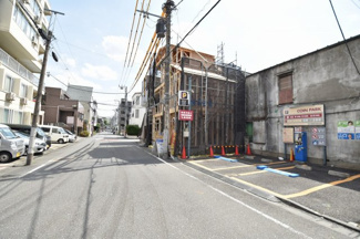 【前面道路含む現地写真】 | 現地見学や資料請求などお気軽にお問合わせ下さい
周辺環境とあわせて現地ご案内致します。
