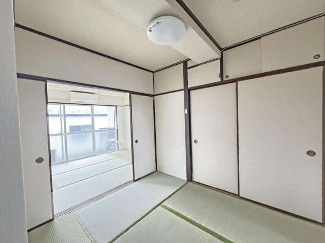 天王マンションの和室